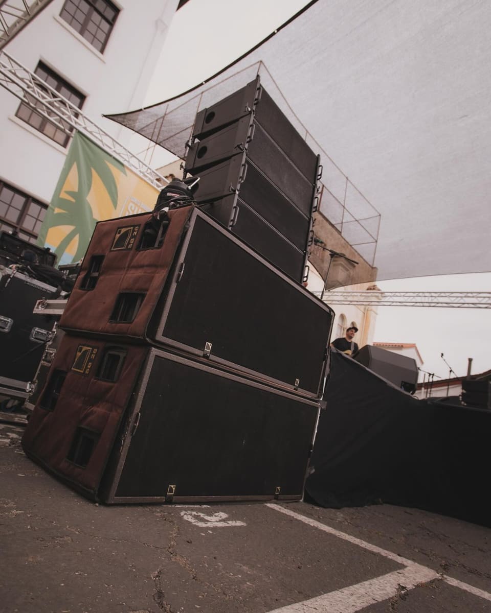 L-Acoustics line array, flown